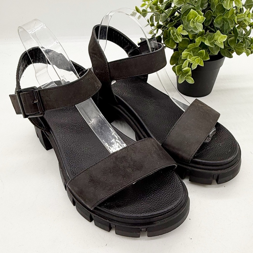 Luoika Black Suede Wide Width Chunky Lugsole Ankle Strap Sandal Size 9 WW Retro